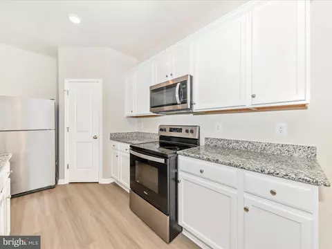 136 Cramsford St, Falling Waters, WV 25419 photo 7
