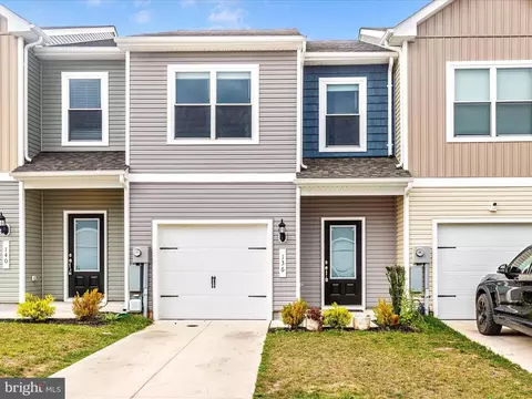136 Cramsford St, Falling Waters, WV 25419 photo 2