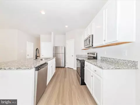136 Cramsford St, Falling Waters, WV 25419 photo 6