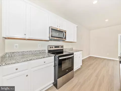 136 Cramsford St, Falling Waters, WV 25419 photo 8