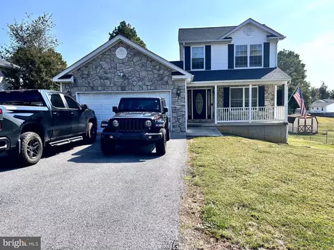 60 Prairie Ln, Martinsburg, WV 25404