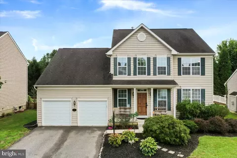68 Augustine Ct, Kearneysville, WV 25430
