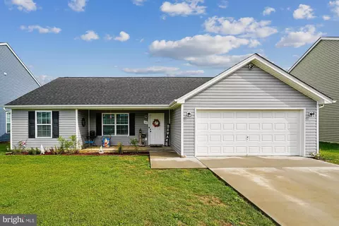143 Toulouse Ln, Martinsburg, WV 25403