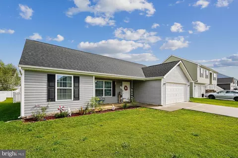 143 Toulouse Ln, Martinsburg, WV 25403