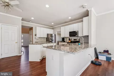 Kitchen - 372 Brandenburg Dr, Falling Waters, WV 25419 photo 2 of 2