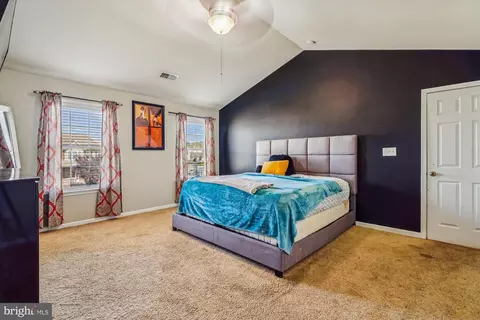 Bedroom - 372 Brandenburg Dr, Falling Waters, WV 25419 photo 1 of 7