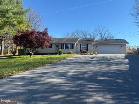 322 Aldrin Ln, Martinsburg, WV 25403