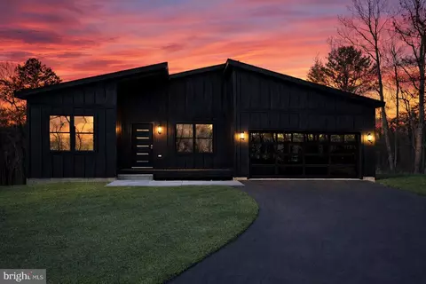 251 Sachem Hl, Hedgesville, WV 25427
