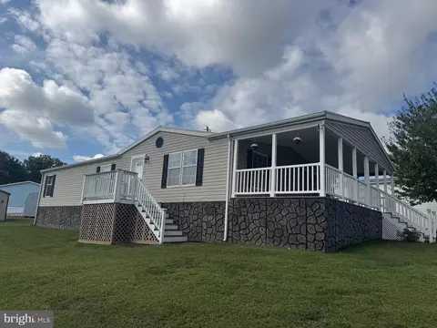 397 Imperial Way, Falling Waters, WV 25419