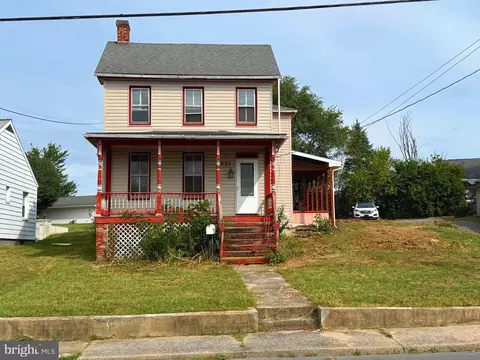 823 E Moler Ave, Martinsburg, WV 25404