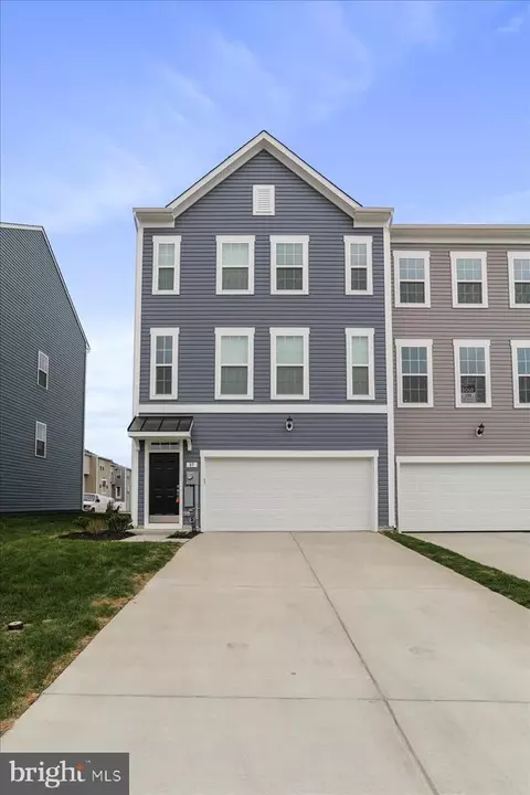 85 Stafford Pl, Falling Waters, WV 25419