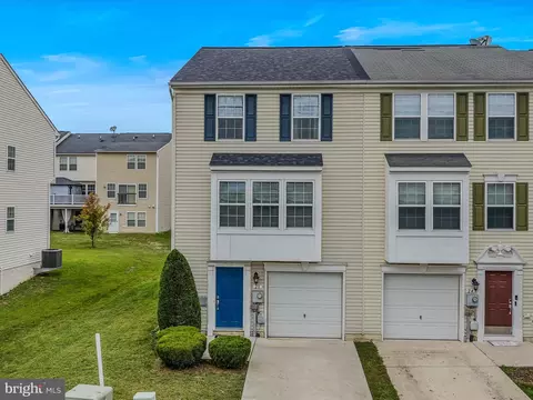 28 Witherspoon Ct, Falling Waters, WV 25419