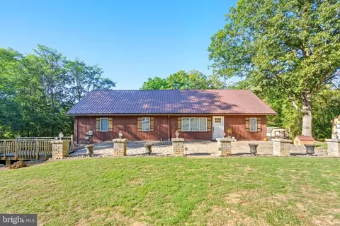 53 Delphinium Ln, Bunker Hill, WV 25413