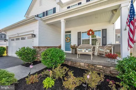 76 Vancouver Pl, Falling Waters, WV 25419 photo 5
