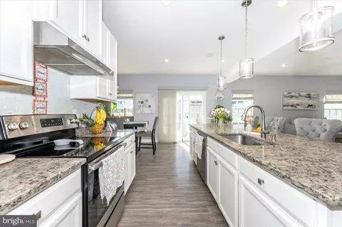 76 Vancouver Pl, Falling Waters, WV 25419 photo 16