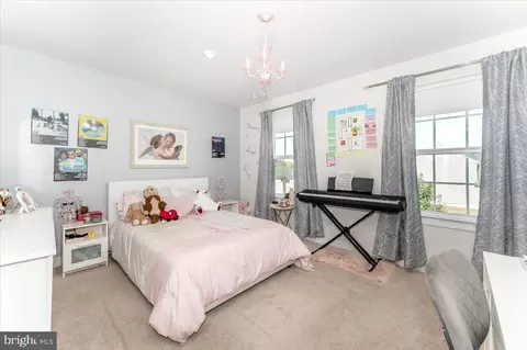 76 Vancouver Pl, Falling Waters, WV 25419 photo 32