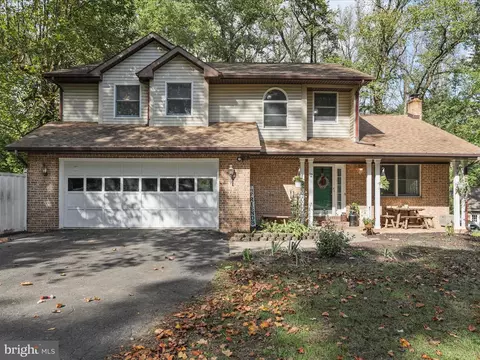 12 Shadow Ln, Martinsburg, WV 25403