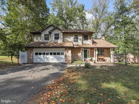 12 Shadow Ln, Martinsburg, WV 25403