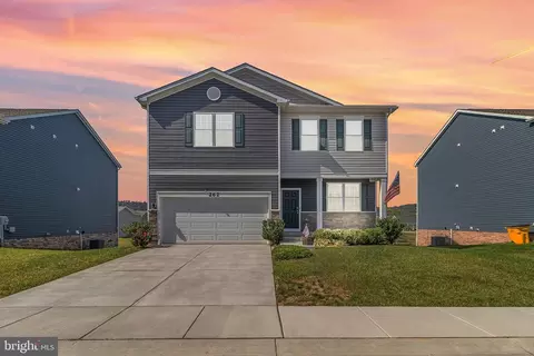 262 Aylesbury Ln, Martinsburg, WV 25403