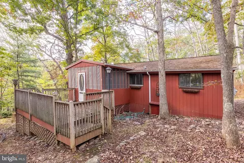 3 Tuckahoe Trl, Hedgesville, WV 25427