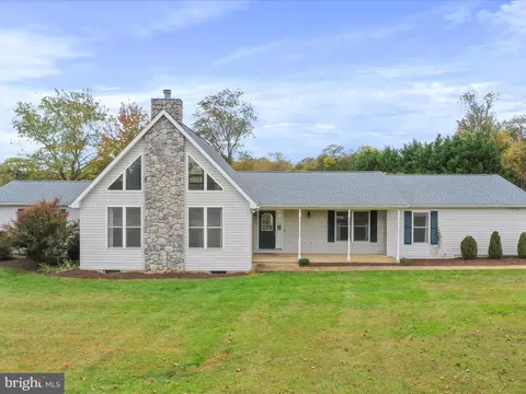 110 Granny Apple Way, Inwood, WV 25428