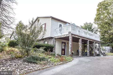 939 Loop Rd, Gerrardstown, WV 25420 photo 4