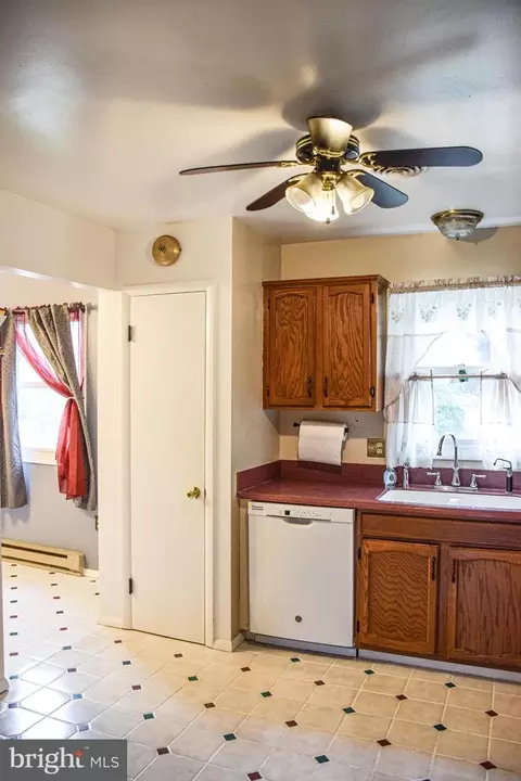 939 Loop Rd, Gerrardstown, WV 25420 photo 9