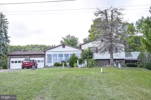 939 Loop Rd, Gerrardstown, WV 25420 photo 3