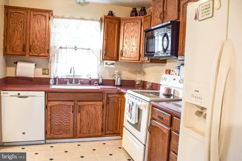 939 Loop Rd, Gerrardstown, WV 25420 photo 7