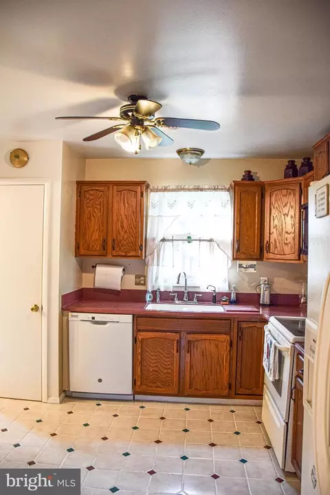 939 Loop Rd, Gerrardstown, WV 25420 photo 6