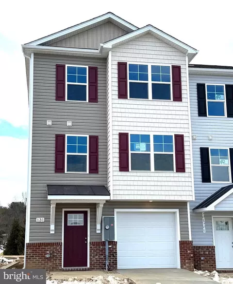 131 Olga Dr, Martinsburg, WV 25403