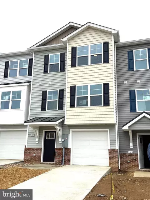 139 Olga Dr, Martinsburg, WV 25403