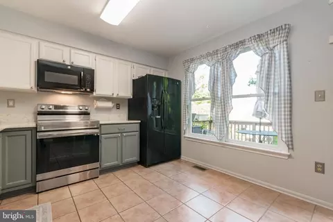 Kitchen - 152 Morningside Dr, Falling Waters, WV 25419 photo 3 of 5
