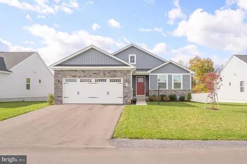 35 Sutherland Way, Martinsburg, WV 25405