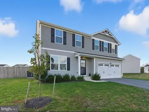 93 Switchgrass Ct, Bunker Hill, WV 25413