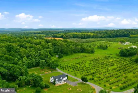 25 Mish Rd, Bunker Hill, WV 25413