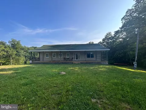 555 Saw Mill Rd, Hedgesville, WV 25427