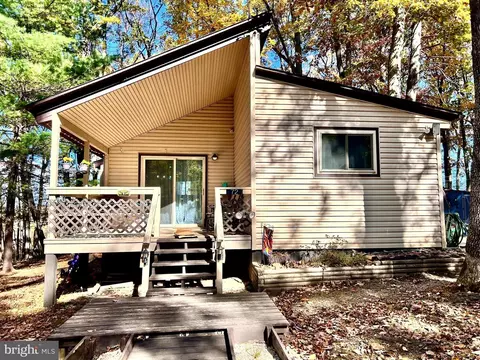 72 Whistler Ln, Hedgesville, WV 25427
