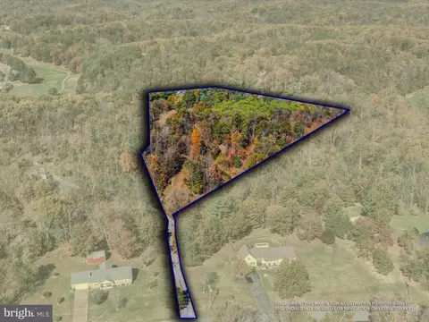 Breakaway Drive, Hedgesville, WV 25427