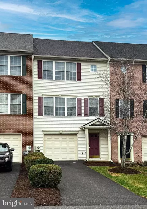 80 Ritter Dr, Martinsburg, WV 25404