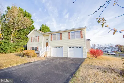 123 Moonlight Ln, Martinsburg, WV 25404