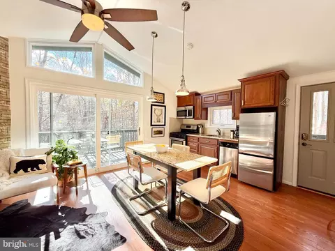 120 Conifer Ln, Hedgesville, WV 25427