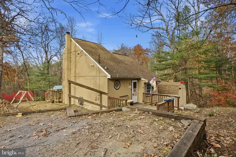 128 Hemlock Ln, Gerrardstown, WV 25420