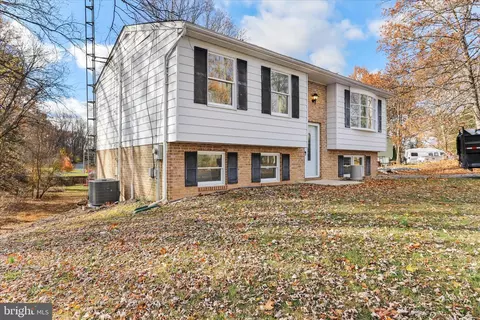 Exterior - 52 Pattys Pl, Falling Waters, WV 25419 photo 2 of 5