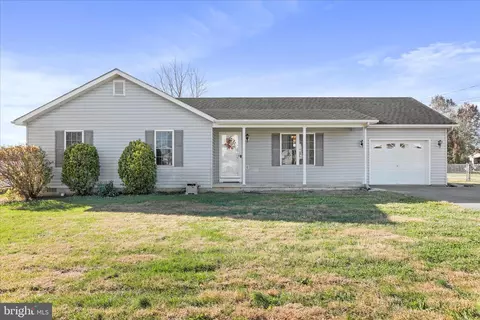 195 Isaac Dr, Bunker Hill, WV 25413