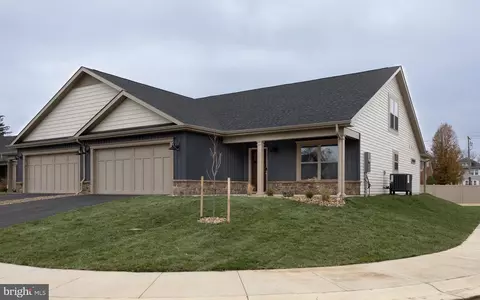 72 Grainfield Ct, Martinsburg, WV 25404
