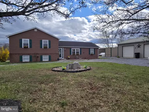 70 Kathys Ln, Hedgesville, WV 25427