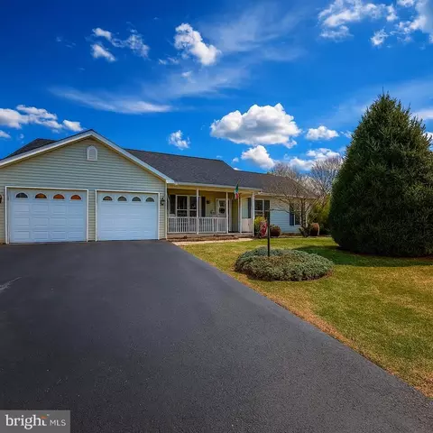 57 Marietta Ln, Falling Waters, WV 25419