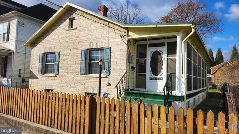 803 New York Ave, Martinsburg, WV 25401
