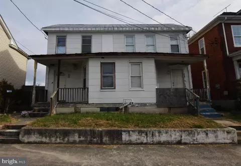 122 S 124 S High St, Martinsburg, WV 25404